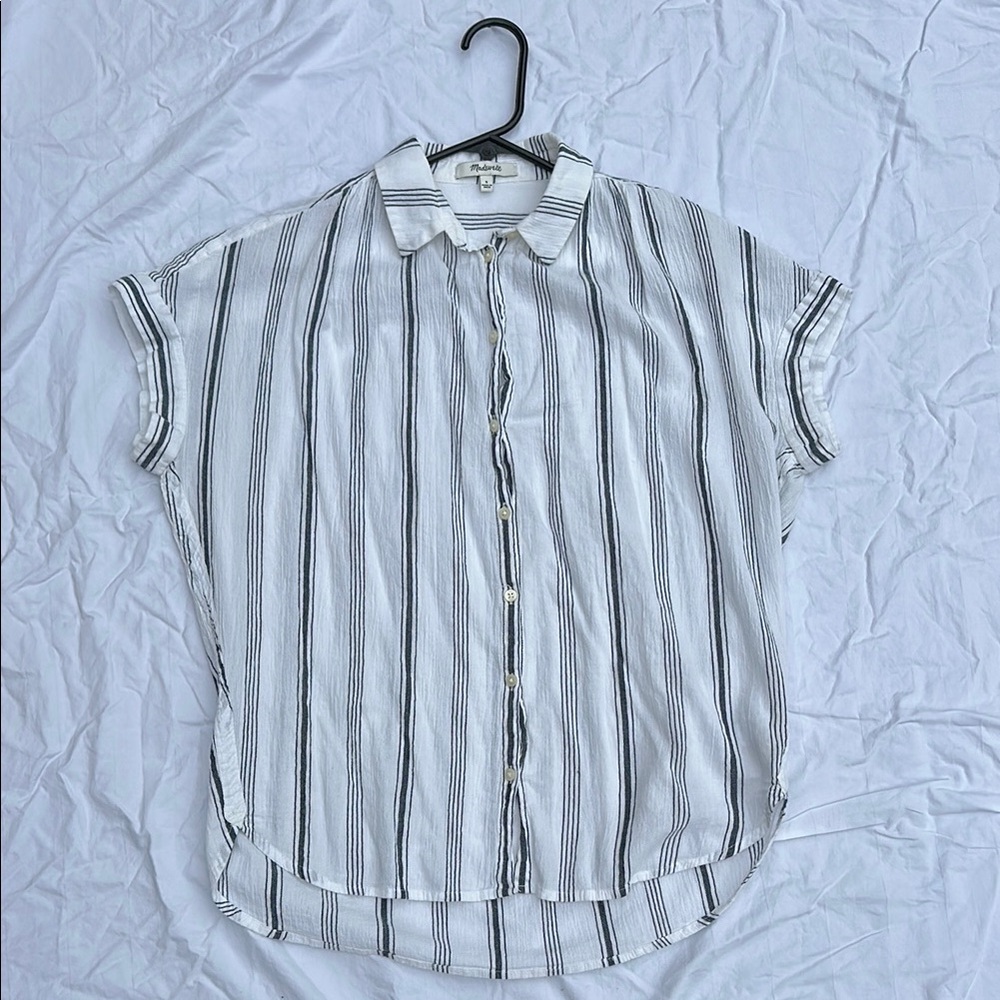 Madewell White and Navy Cap Sleeve Button Down Shirt